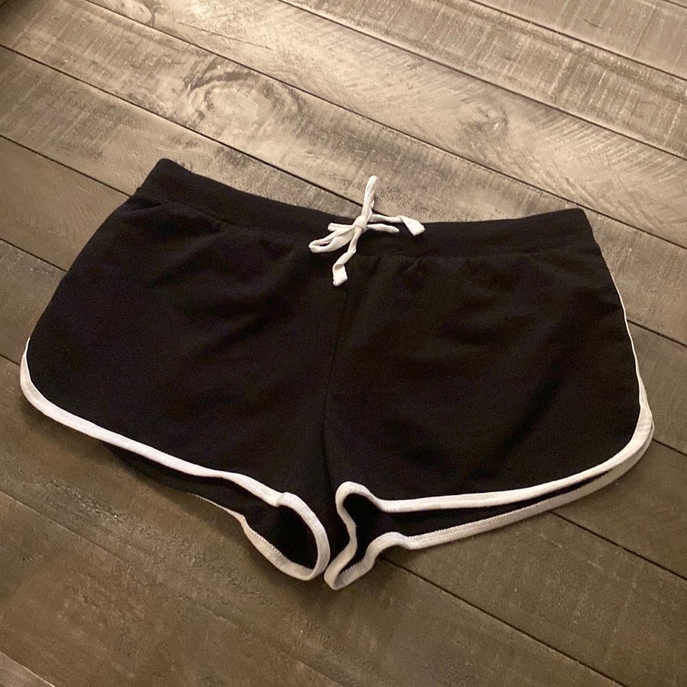4 pair of cotton no boundaries shorts size large